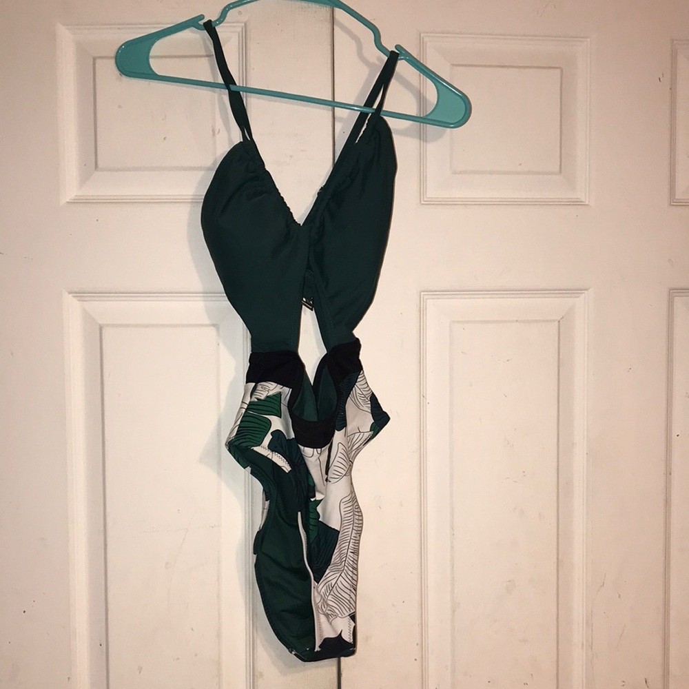 NWT Women’s Cupshe One-Piece Swimsuit